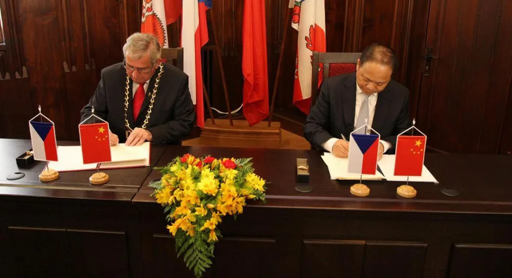 Jihlava hledá možnosti spolupráce s městem Wu-chan. Primátoři podepsali memorandum