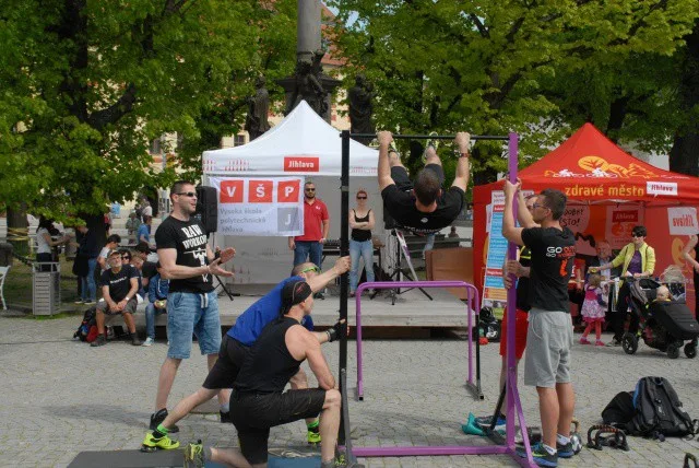 Akci Sportujeme s VŠPJ přálo počasí, netradiční aktivity si vyzkoušela tisícovka lidí