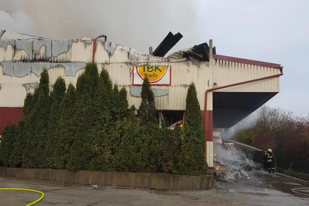 Loňský požár haly v Horní Cerekvi byl založen úmyslně. Pachateli hrozí patnáct let vězení