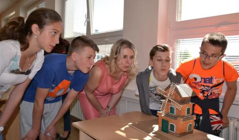 Základní škola v Okříškách se může pochlubit nadějnými stavaři a architekty