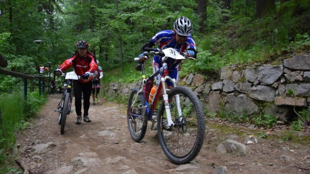 Vítězem Jihlavské 24 MTB je popáté Tomáš Kozák. Okruh absolvoval devětačtyřicetkrát