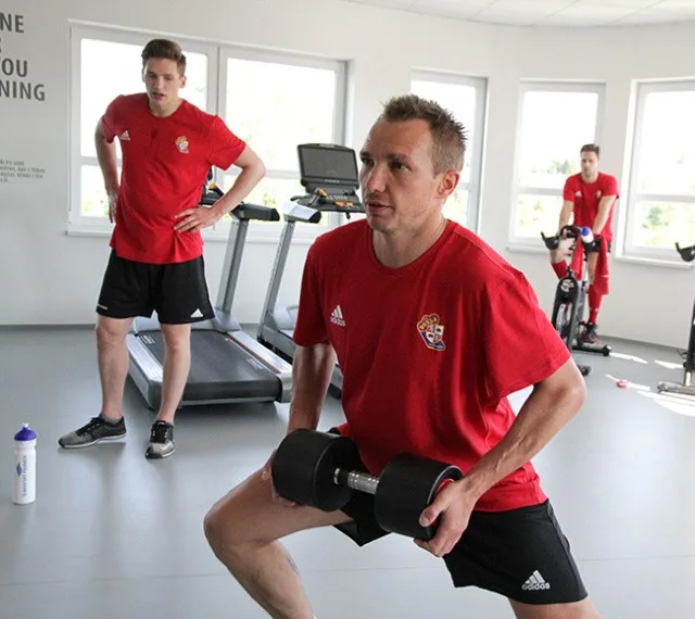Dukla Jihlava zahájila letní přípravu. Hráči dřeli v posilovně