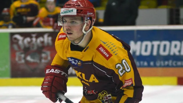 Devatenáctiletý odchovanec Lukáš Anděl pokračuje v Dukle, smlouvy pro další hráče se dolaďují