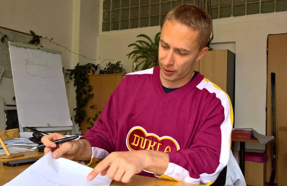 Hokejový útočník Tomáš Čachotský prodloužil smlouvu na dva roky s jihlavskou Duklou
