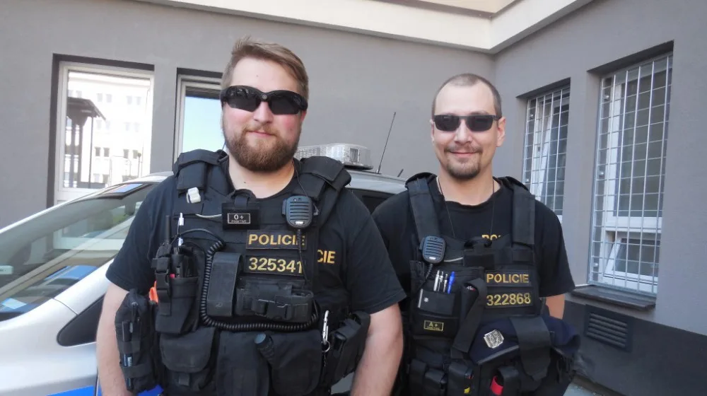 Vítězná hlídka ve složení (zleva) Martin Matoušek a Radan Hradecký – policisté z pohotovostně eskortního oddělení oboru služby pořádkové policie Krajského ředitelství policie Kraje Vysočina.