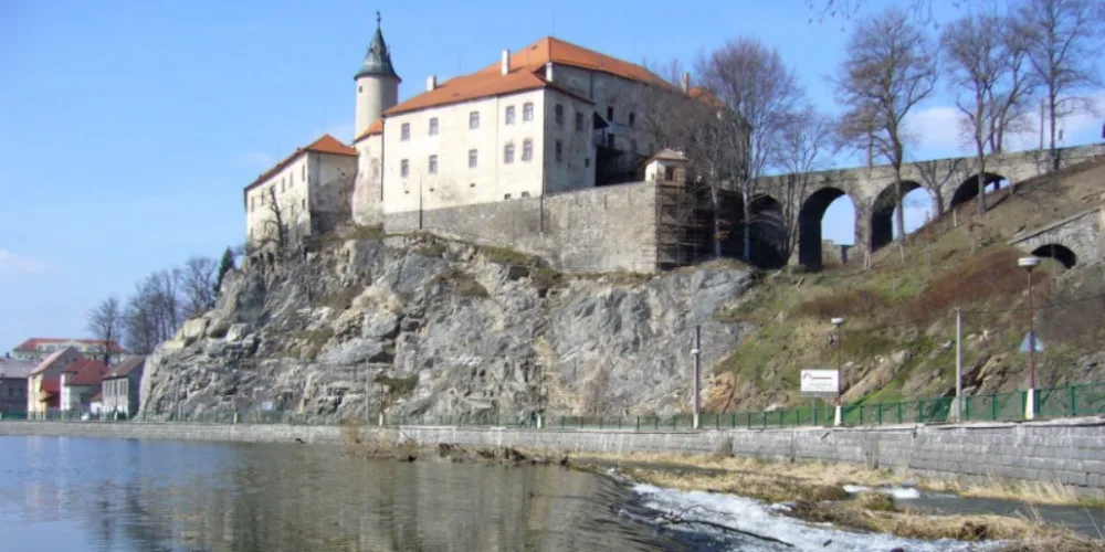 Na hradě v Ledči se otevřelo Muzeum Jaroslava Foglara. Připomíná, že jezdil na Sázavu na tábor