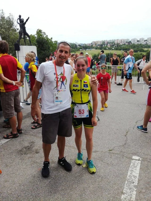 Triatlonisté Tomáš Kříž a Lenka Švecová vybojovali pódiová umístění na olympiádě dětí a mládeže