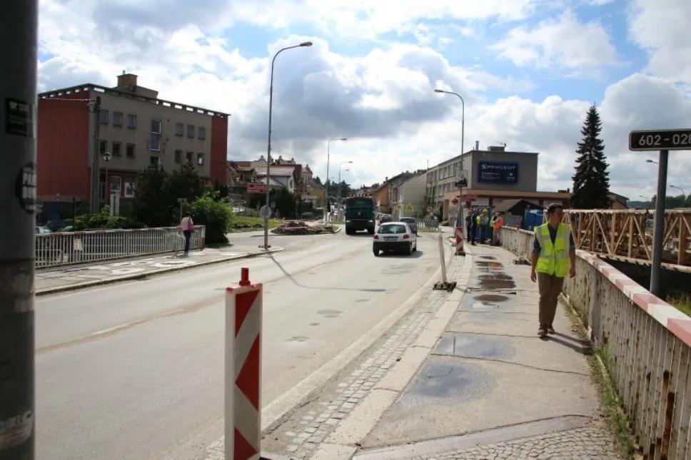 Ve Velkém Meziříčí opraví most u pošty. V pátek začne úplná uzavírka
