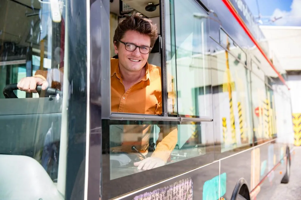 Marek Hovorka ve festivalovém trolejbusu