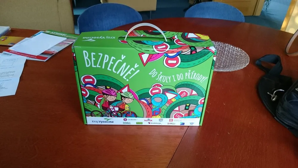 Prvňáčky potěší kufřík s Igráčky, omalovánkami, pastelkami nebo zdravým mlsáním