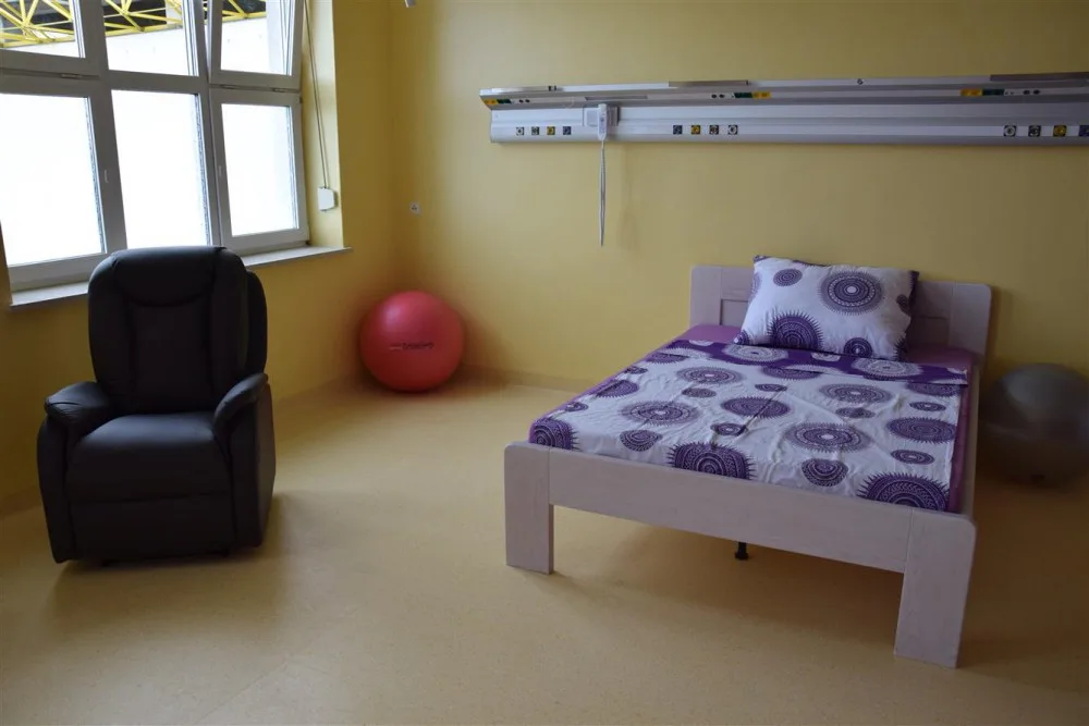 Brodská nemocnice zrekonstruovala porodní sály. Již brzy poslouží maminkám