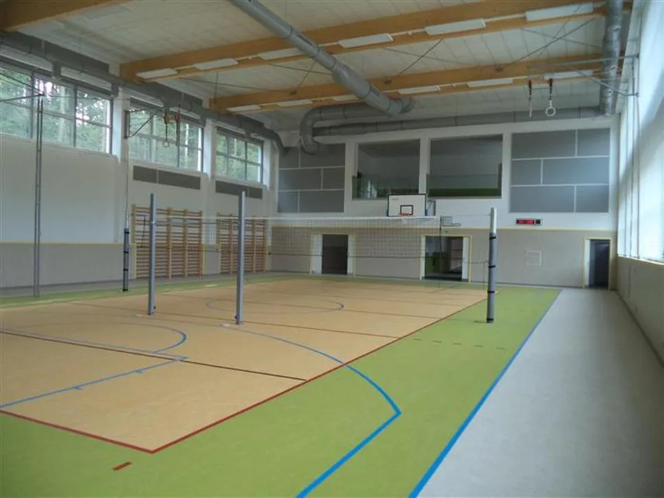 Studentům v Třebíči slouží nová tělocvična. Je ekologická s minimálními provozními náklady