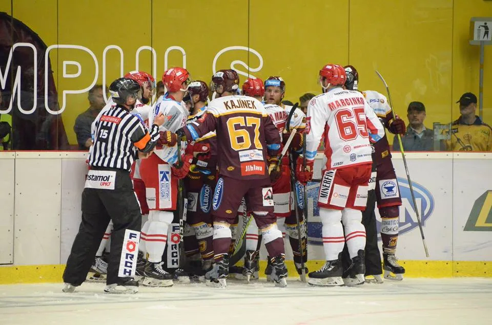 Druhý domácí zápas už výhru nepřinesl. Dukla Jihlava prohrála s Třincem 0:2