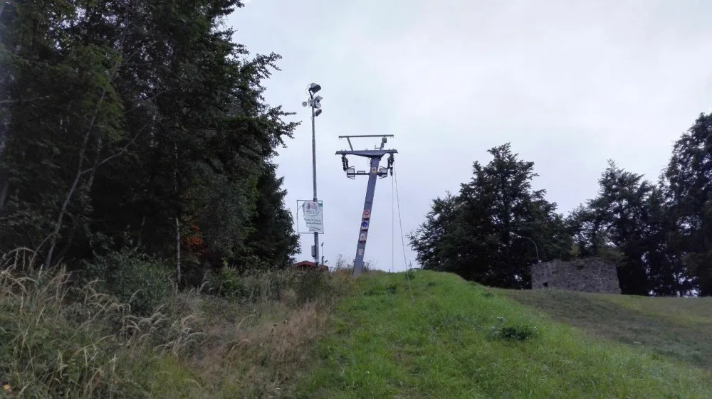 Zatím neznámý vandal přepůlil lano u vleku na Šacberku. Sezonu by to nemělo ohrozit
