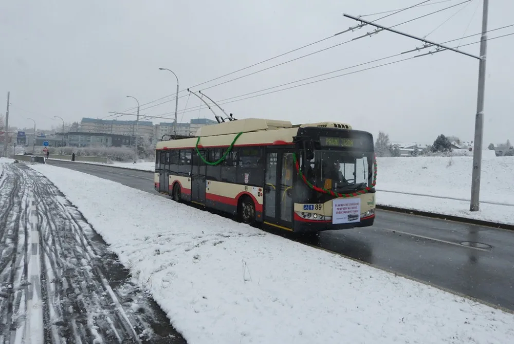 V Jihlavě pojedou trolejbusy Vrchlického ulicí. První zájemce svezli už dnes