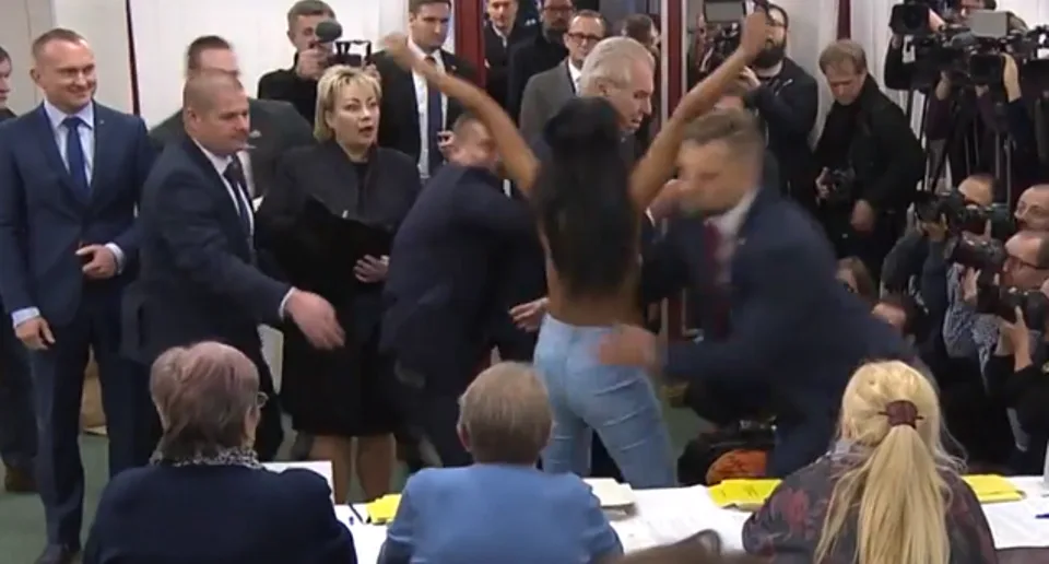 O tenhle striptýz prezident nestál