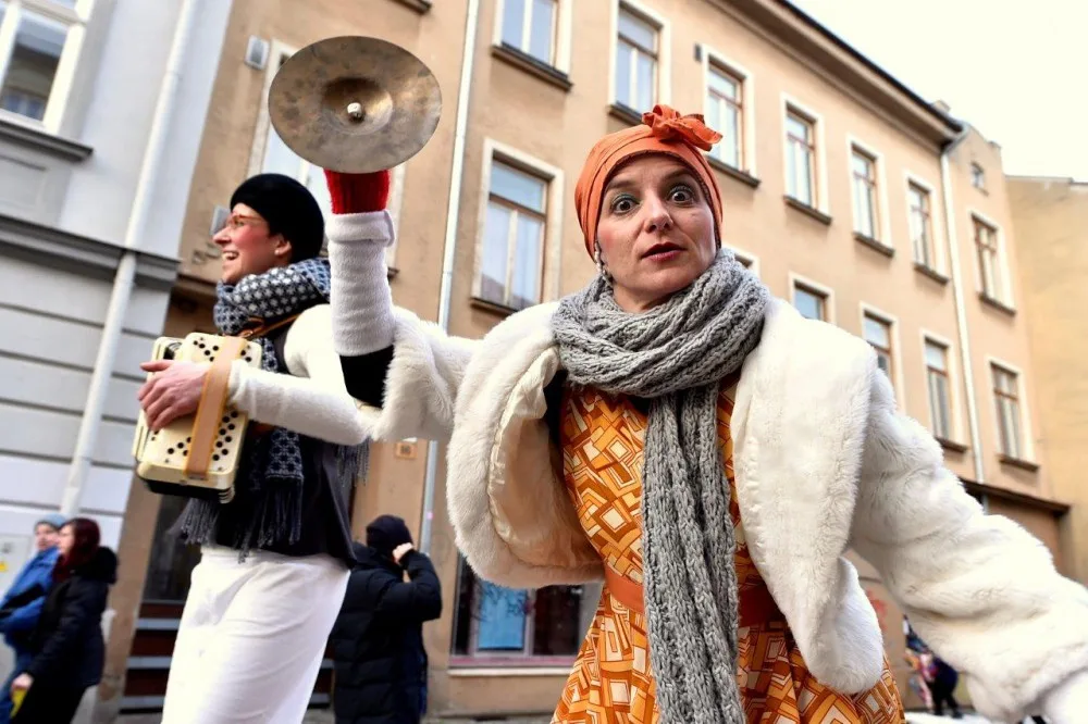 Klíče od města na odpoledne převzaly masky, Jihlavou prošel masopustní průvod