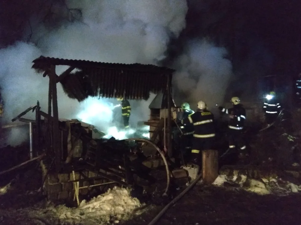 V Horním Kosově shořela chata. Škoda se vyšplhala na téměř milion korun
