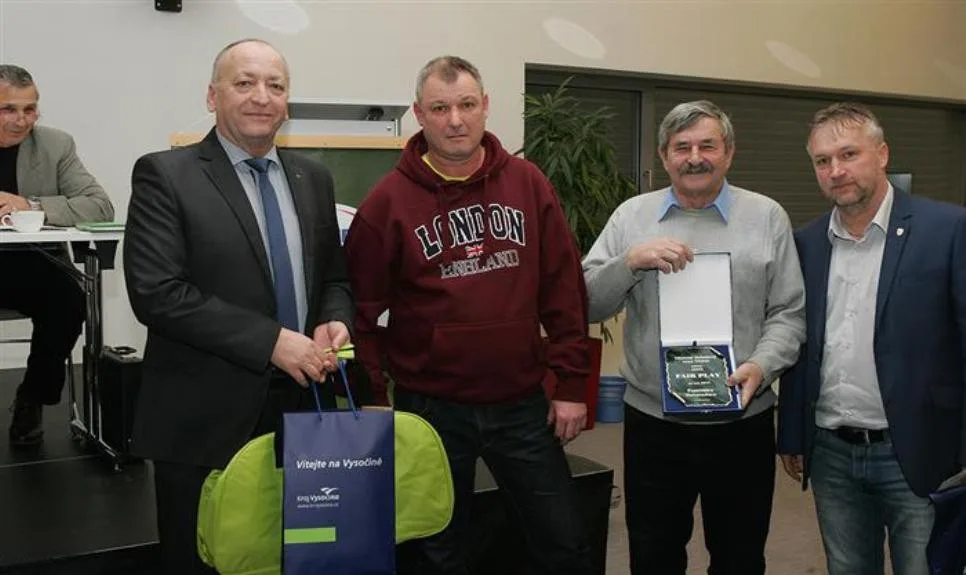 Fotbalový rozhodčí František Novotný byl oceněn. Poskytl první pomoc zraněnému hráči