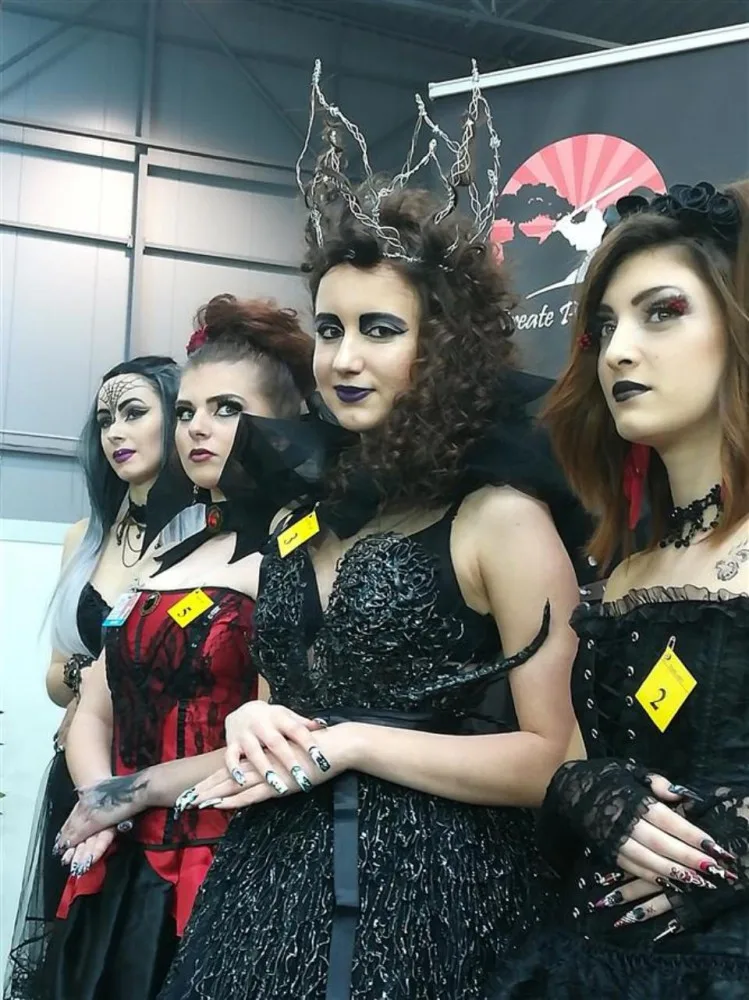 Studentky z Jihlavy zářily na prestižním módním veletrhu. Soutěžilo se v duchu mystic gothic