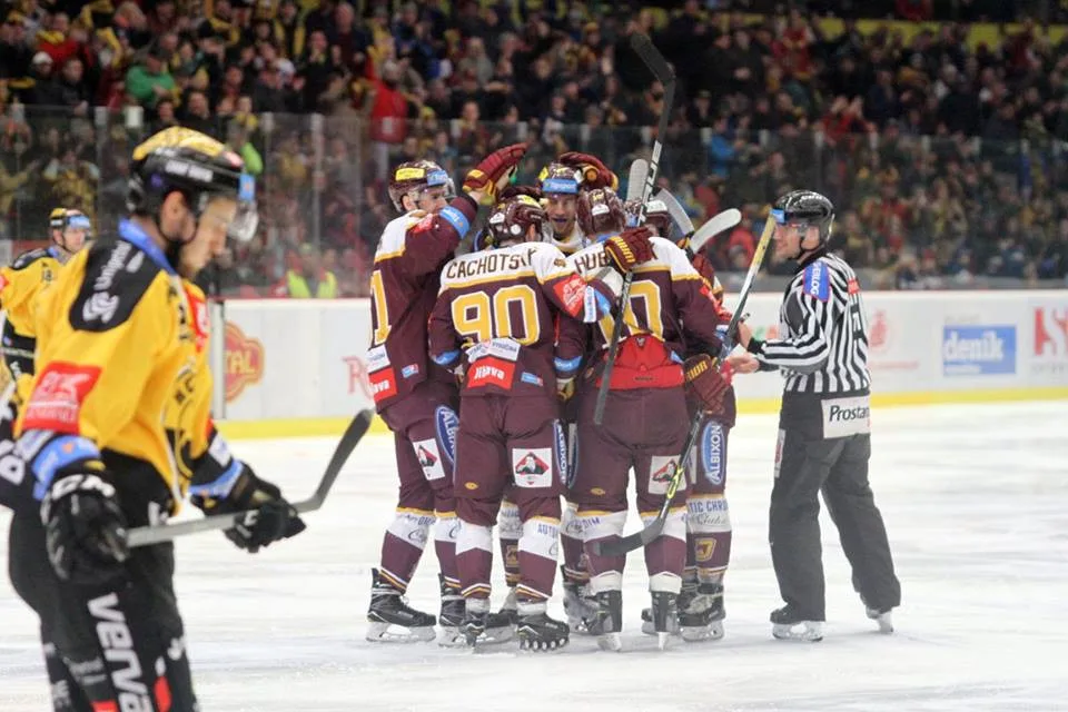 Doma opět za tři body! Dukla porazila Litvínov 4:1 a dostala se do čela barážové tabulky