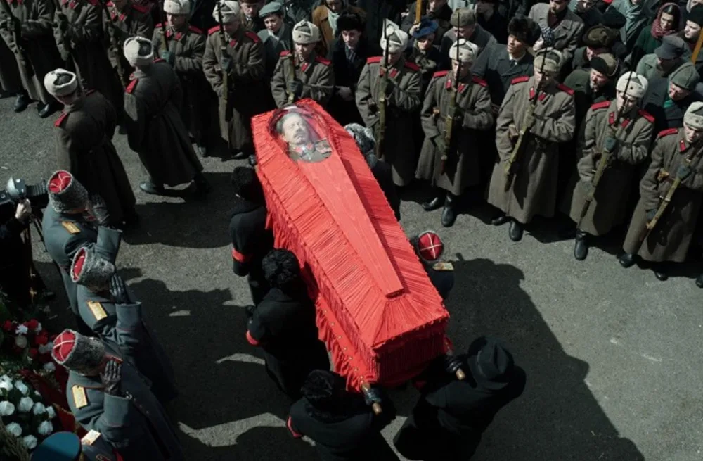 FILMOVÉ PREMIÉRY: Strhne se boj o Stalinovo místo