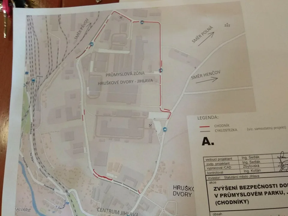 Schváleno. V průmyslové zóně v Hruškových Dvorech vyrostou nové chodníky a cyklostezka 