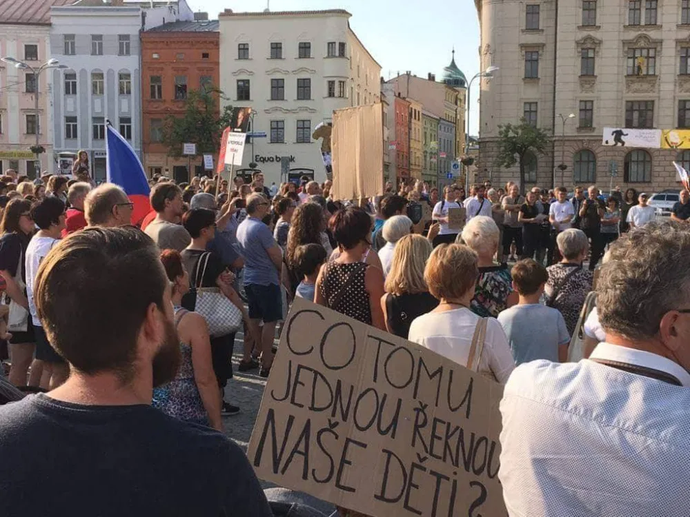 Také lidé v Jihlavě se připojili k protestům proti vládě Andreje Babiše