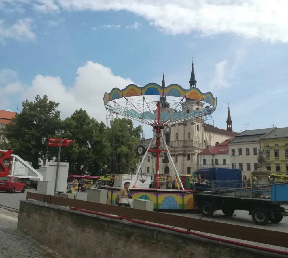 Jihlavské náměstí následujících šest dní zase po roce zažije pouťové veselí