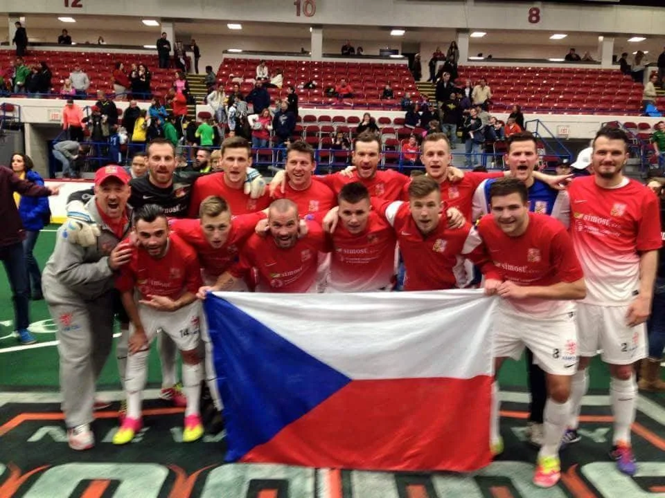 Jakub Göth stojící třetí zleva, Robin Demeter první zleva ve spodní řadě