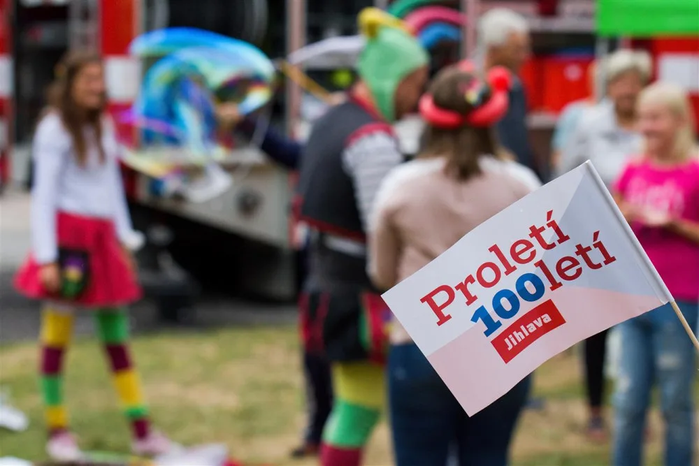 Proletí 100letí: Jihlavské náměstí se vrátí o sto let zpátky. Přijede Havelka s Melody Makers