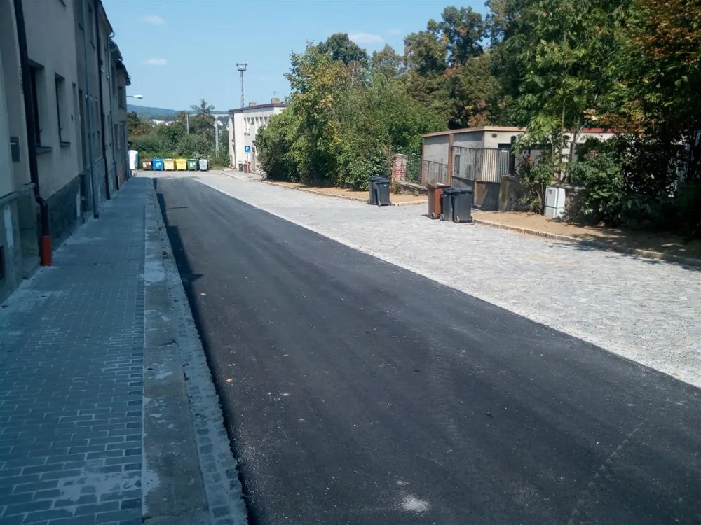 V jihlavské Úprkově ulici je hotovo. Rekonstrukci zdržela havárie na plynovém potrubí