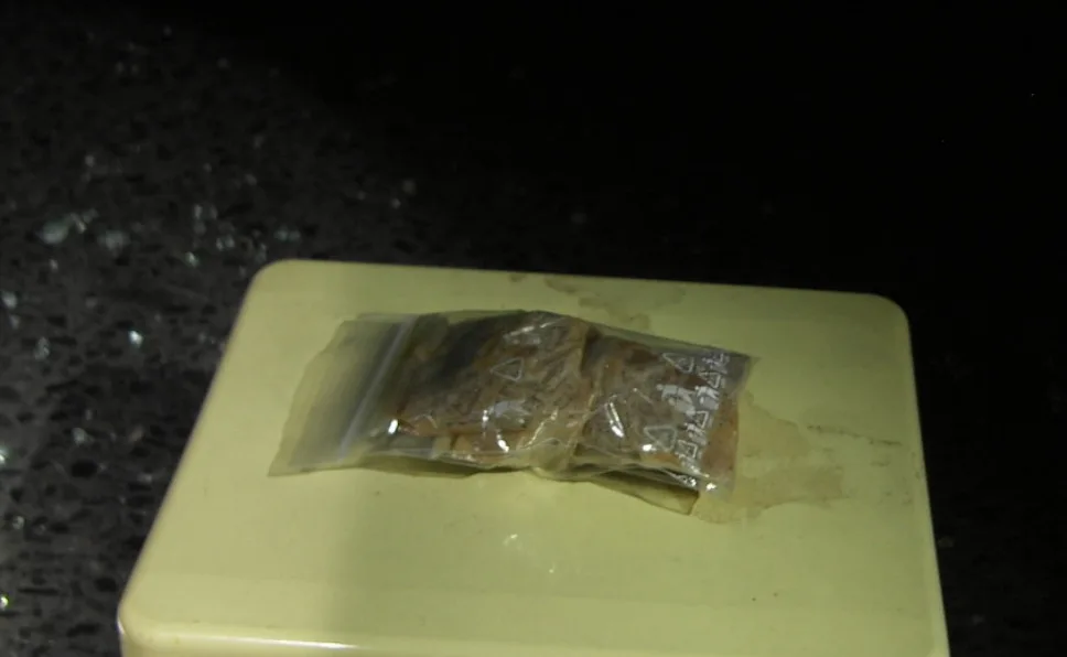 Tři mladí dealeři dovezli na Jihlavsko skoro kilo pervitinu. Skončili v policejních poutech
