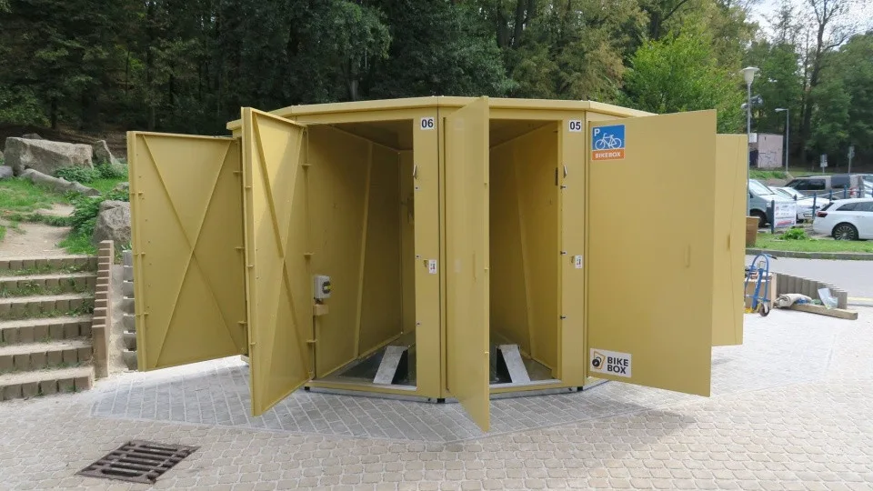 Jihlavská zoo od začátku září nabízí zdarma cykloboxy. Jako první v republice