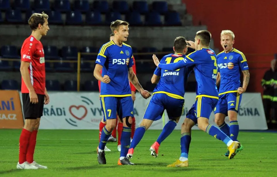 Vysočina porazila Chrudim 2:0 a po třetí výhře v řadě zůstává v čele druhé ligy