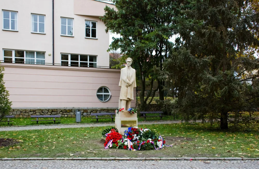 Sto let republiky Jihlava na státní svátek uctí položením věnců u sochy Masaryka