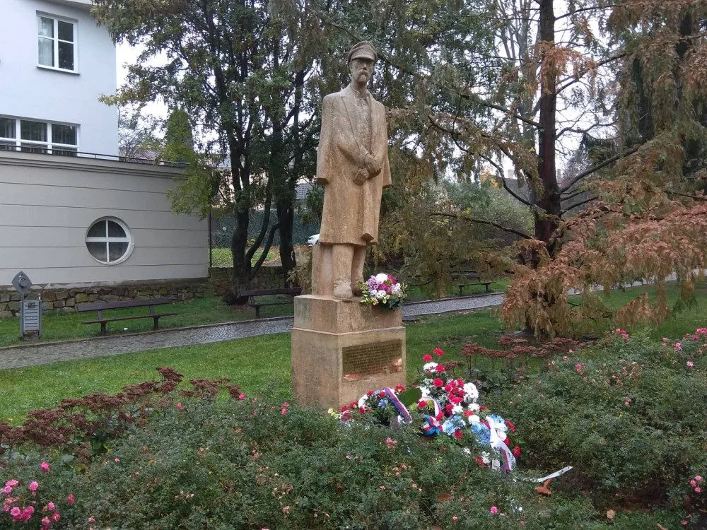 Jihlava oslavila stoleté výročí pietou u sochy T. G. Masaryka
