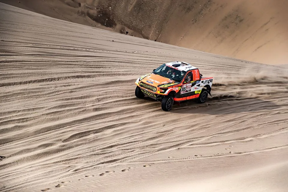 Martin Prokop šestým místem na Dakaru vytvořil nový český rekord. Stihl i pomoct konkurentovi