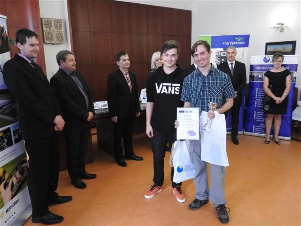 Miroslav Váňa (vpravo) a Bartoloměj Pacal - Gymnázium, Střední odborná škola a Vyšší odborná škola Ledeč nad Sázavou