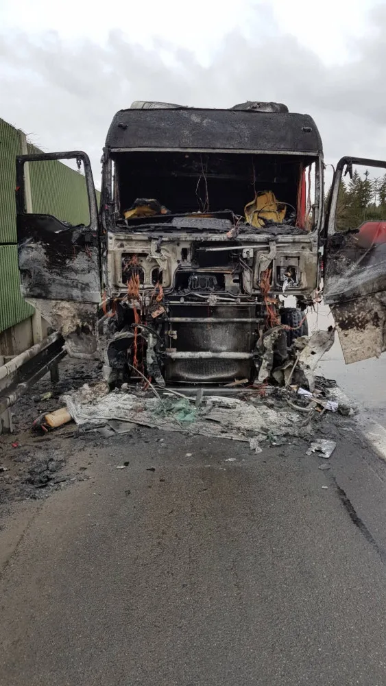 Na 124. km dálnice D1 směrem na Brno hořel kamion. Řidiči se musí připravit na zdržení