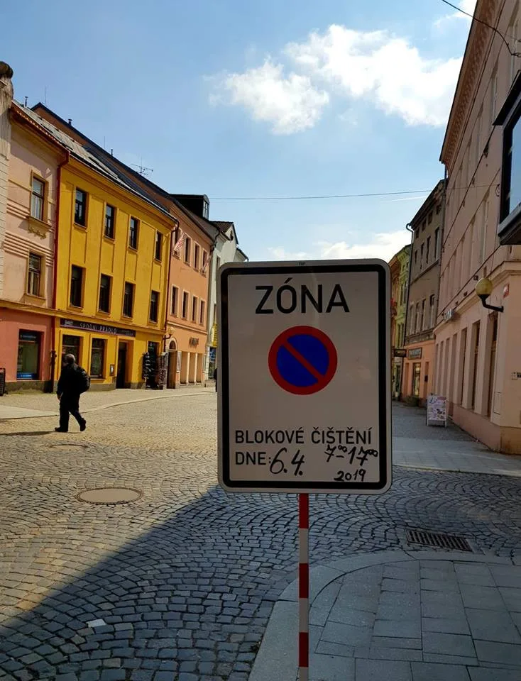 Pokračuje jarní úklid, blokové čištění v příštím týdnu proběhne na Březinkách a v centru města