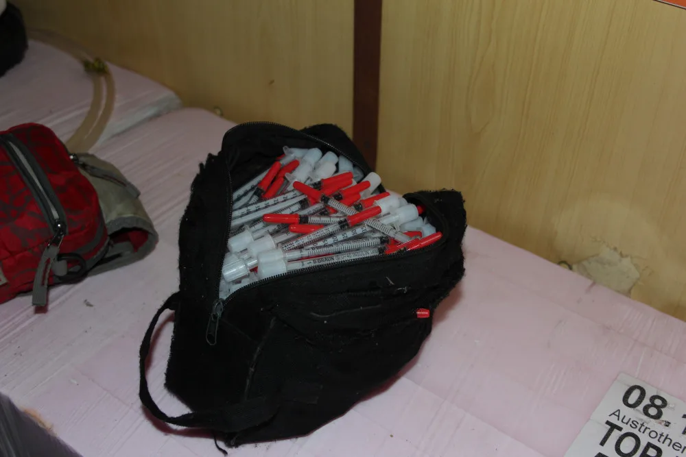 Policisté na Jihlavsku objevili varnu pervitinu. Dealer drogu měnil třeba i za hlídání dítěte