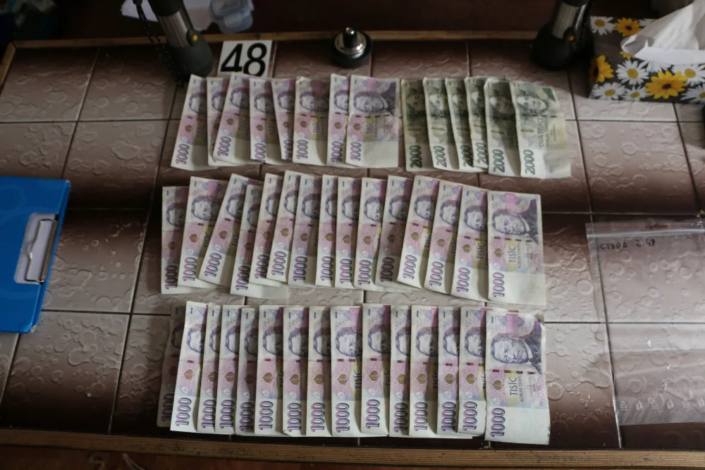 Policisté na Jihlavsku objevili varnu pervitinu. Dealer drogu měnil třeba i za hlídání dítěte
