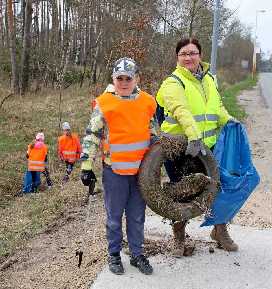 Do akce "Čistá Vysočina" se zapojili i zaměstnanci jihlavského Bosche, z přírody vynesli přes půl tuny odpadků