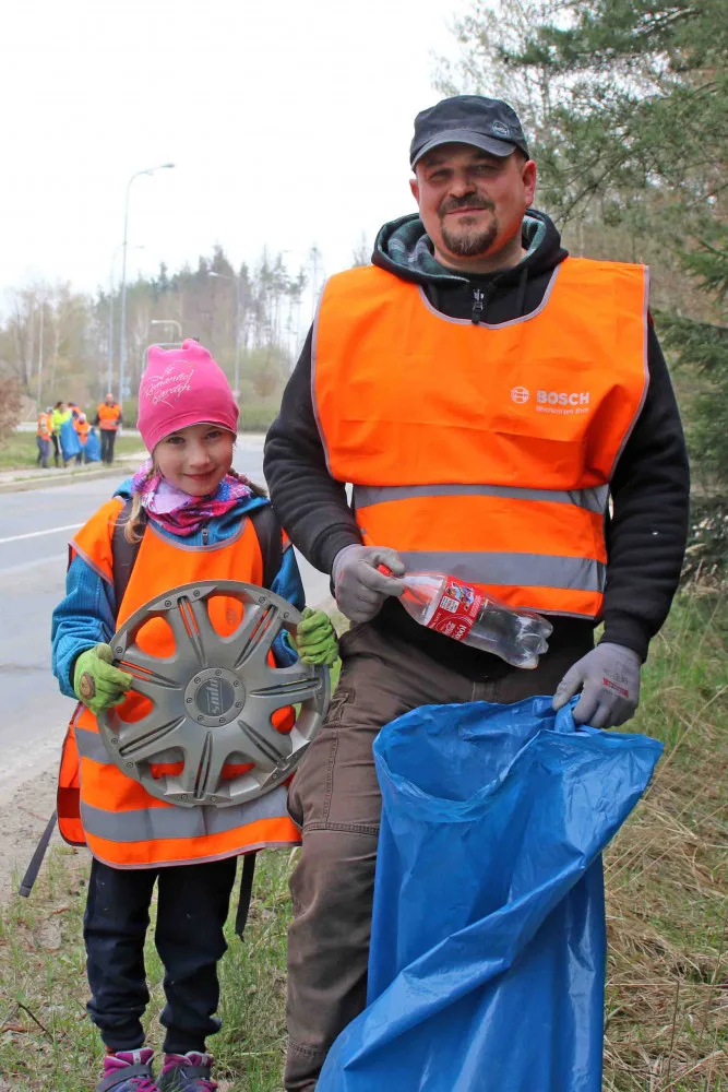 Do akce "Čistá Vysočina" se zapojili i zaměstnanci jihlavského Bosche, z přírody vynesli přes půl tuny odpadků