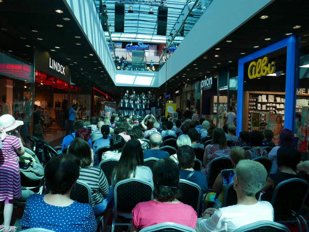 V neděli se v Cityparu koná Koncert pro maminku. Kromě hudby budou na místě drinky, líčení mnoho dalšího