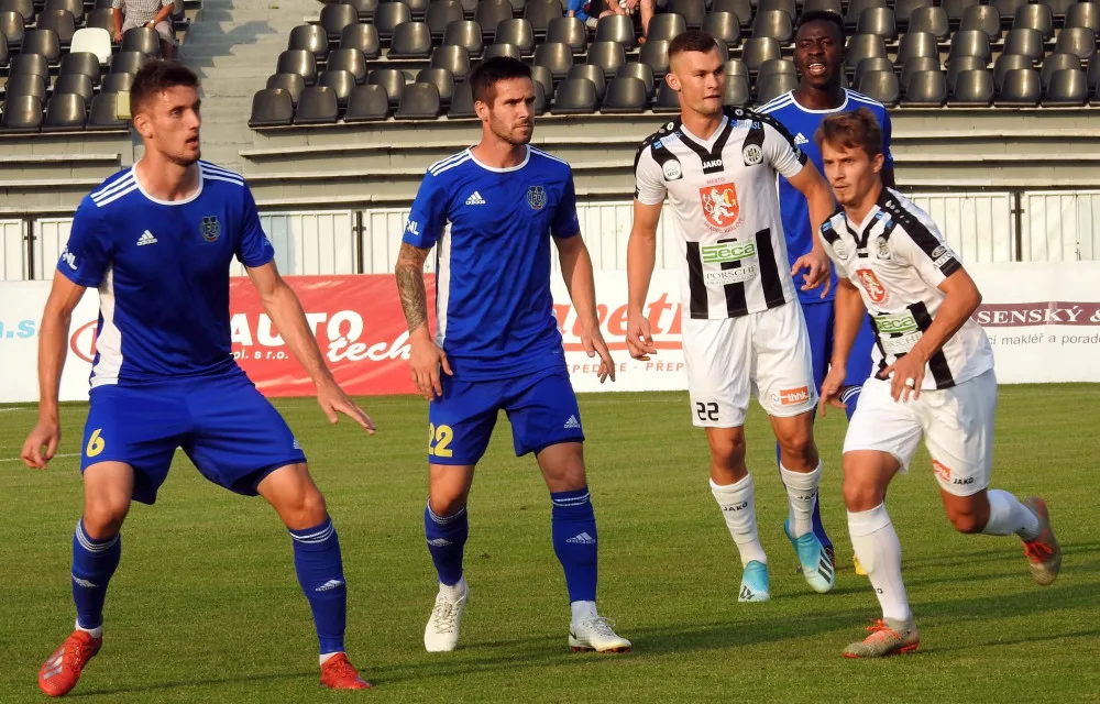 Vysočina prohrála přestřelku v Hradci Králové a může přijít o druhé místo v tabulce