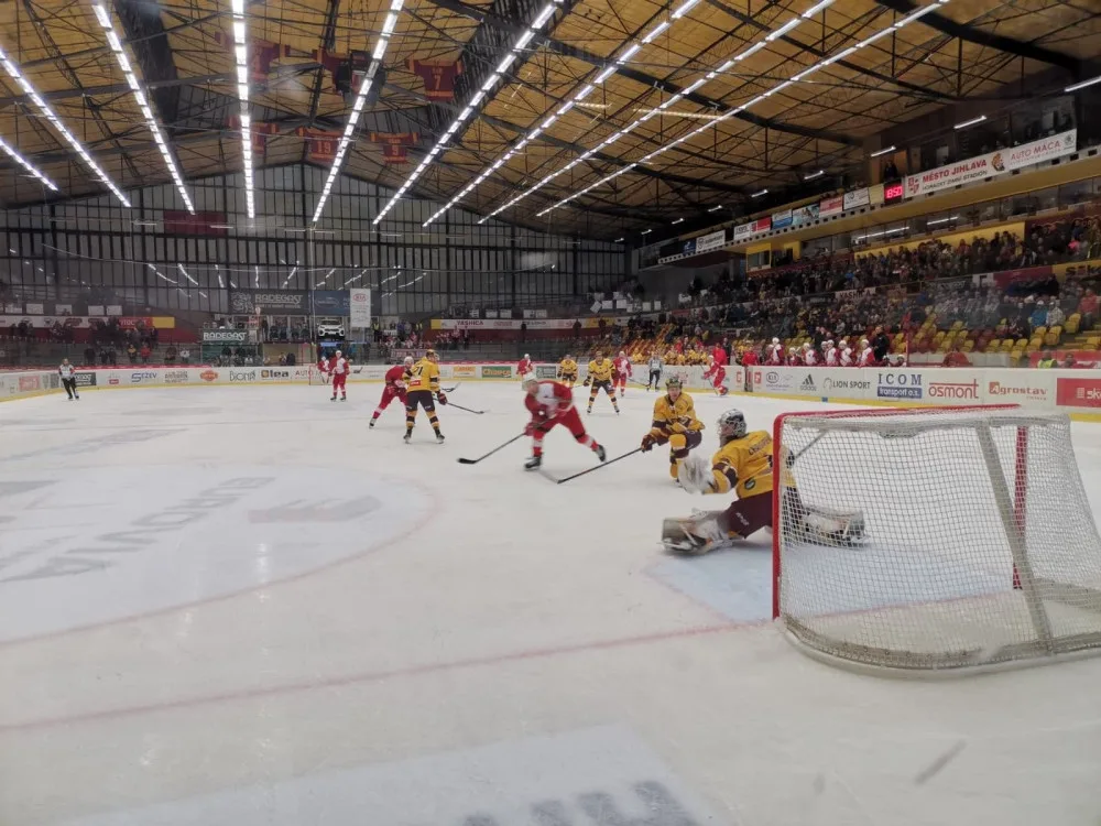 Dukla po dvou výhrách padla, o výhře Slavie Praha rozhodlo prodloužení