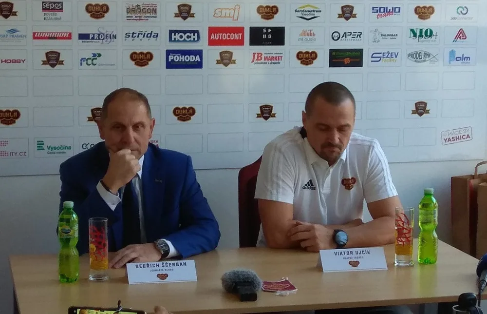 Srdcař na scénu. Hokejisty Dukly Jihlava povede Viktor Ujčík