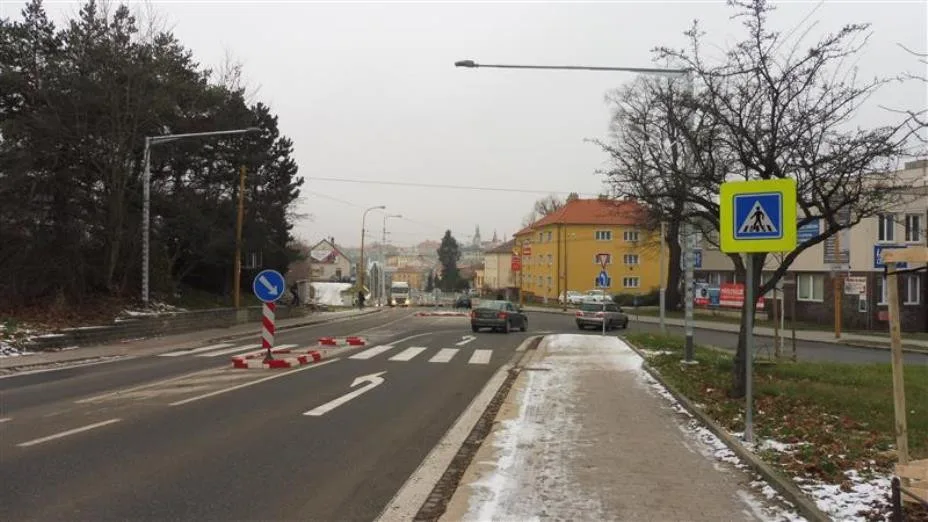 Jihlava má další nasvětlený přechod. Místo je teď kompletně bezbariérové